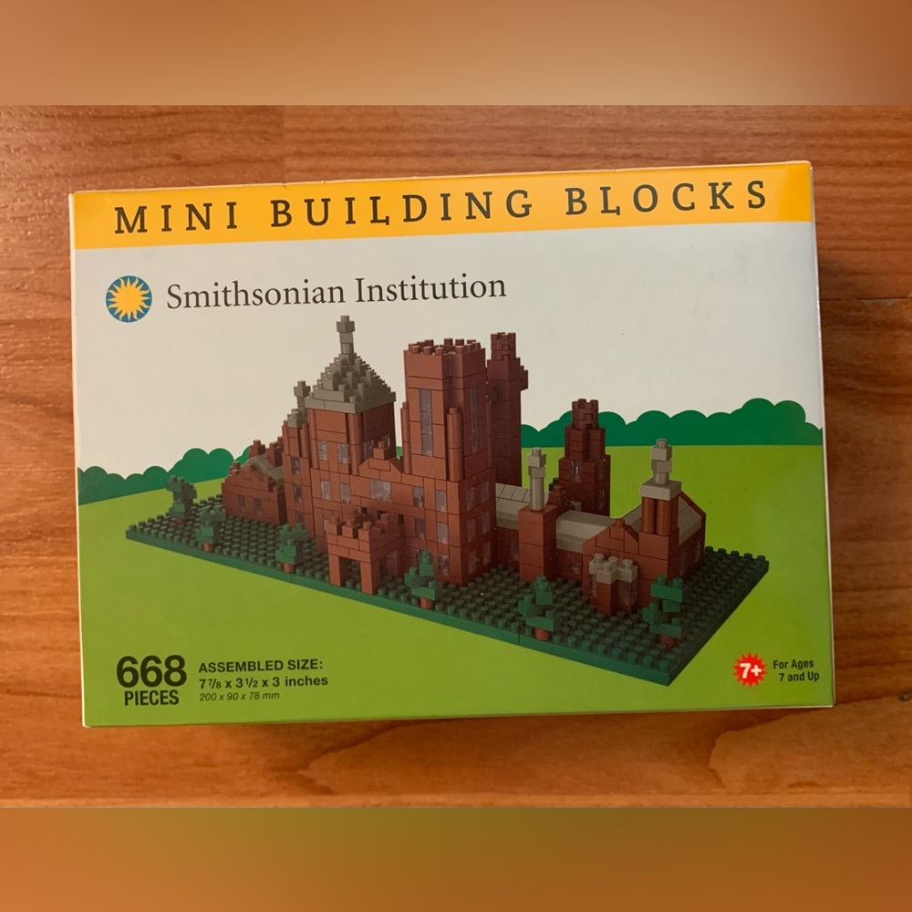 Smithsonian Institution Mini Building Blocks - Picture 2 of 3
